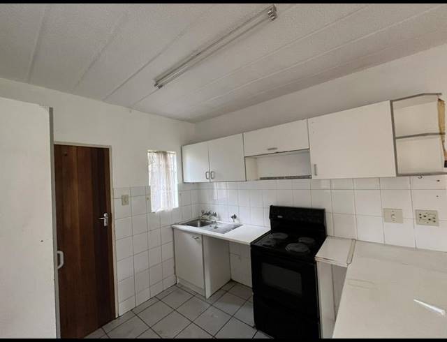 2 BEDROOM PROPERTY TO RENT IN POMONA